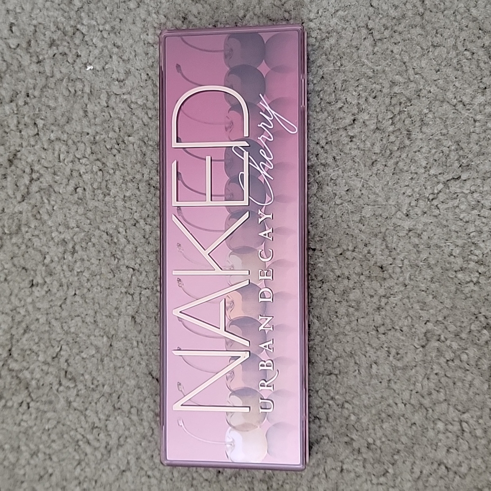 Urban Decay Naked Cherry palette